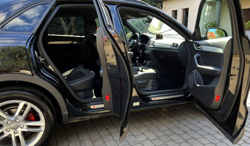 AUDI Q3  | FWD (przód) | Manualna | 140 KM | Czarny full