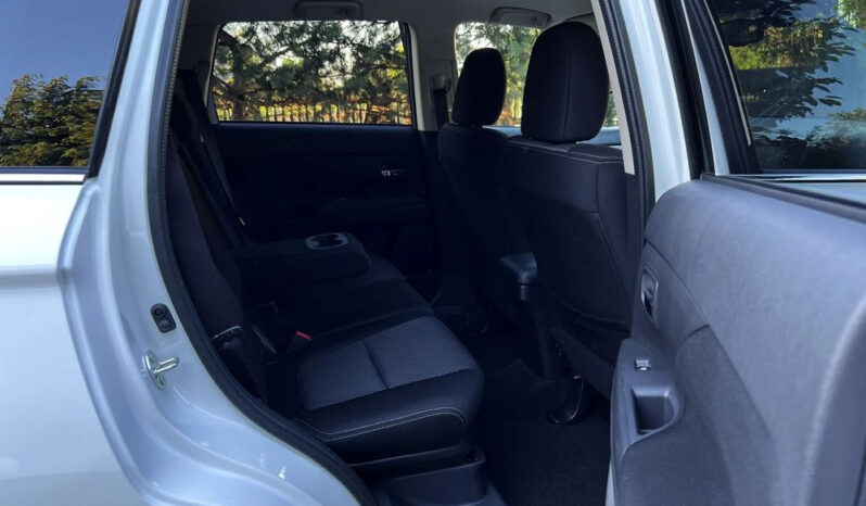 MITSUBISHI Outlander  | FWD (przód) | Manualna | 150 KM | Biały full