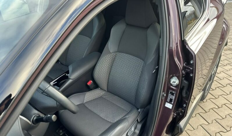 TOYOTA C-HR | FWD (przód) | Automatyczna | 98 KM | Bordowy full