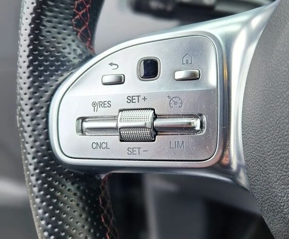 MERCEDES-BENZ GLA  | FWD (przód) | Automatyczna | 190 KM | Czarny full