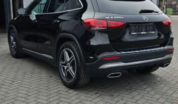 MERCEDES-BENZ GLA  | FWD (przód) | Automatyczna | 190 KM | Czarny full