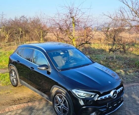MERCEDES-BENZ GLA  | FWD (przód) | Automatyczna | 190 KM | Czarny full