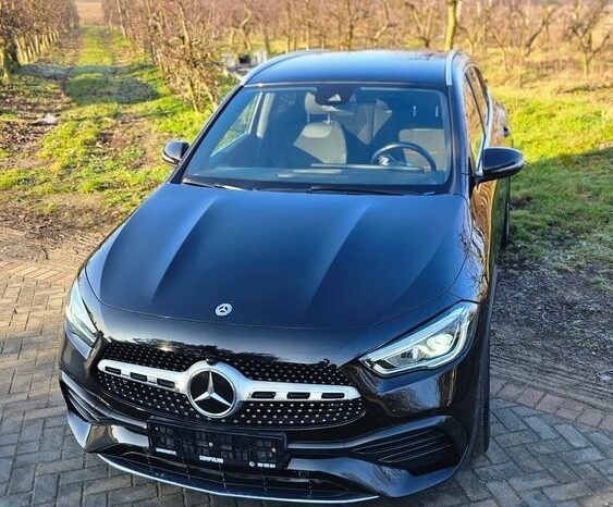 MERCEDES-BENZ GLA  | FWD (przód) | Automatyczna | 190 KM | Czarny full