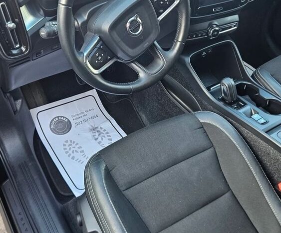 VOLVO XC 40 | FWD (przód) | Automatyczna | 150 KM | Czarny full