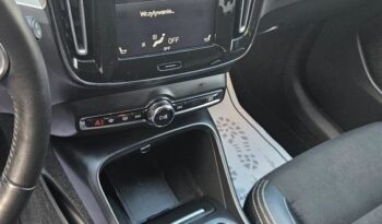 VOLVO XC 40 | FWD (przód) | Automatyczna | 150 KM | Czarny full