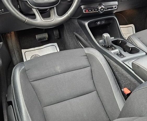 VOLVO XC 40 | FWD (przód) | Automatyczna | 150 KM | Czarny full