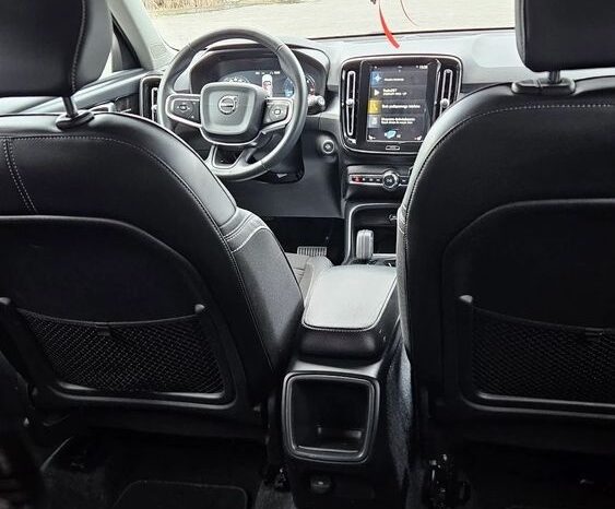 VOLVO XC 40 | FWD (przód) | Automatyczna | 150 KM | Czarny full