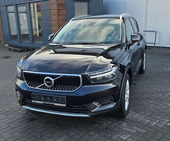 VOLVO XC 40 | FWD (przód) | Automatyczna | 150 KM | Czarny full