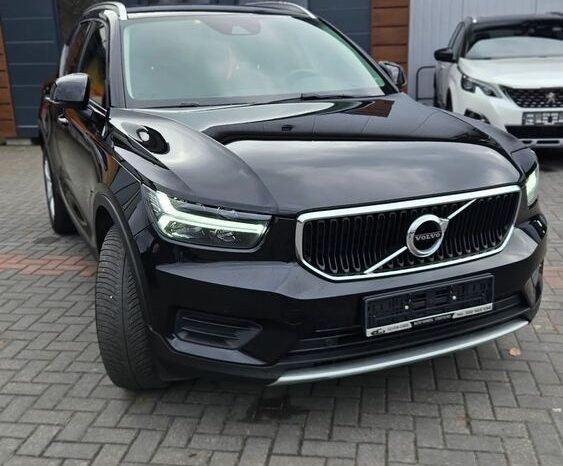 VOLVO XC 40 | FWD (przód) | Automatyczna | 150 KM | Czarny full