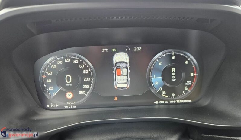 VOLVO XC 40 | FWD (przód) | Automatyczna | 150 KM | Czarny full