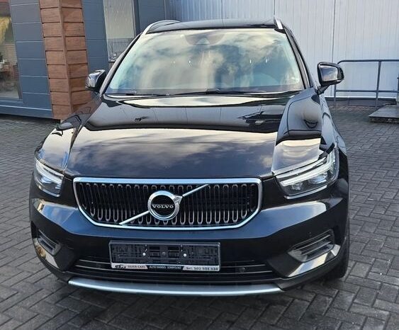 VOLVO XC 40 | FWD (przód) | Automatyczna | 150 KM | Czarny full