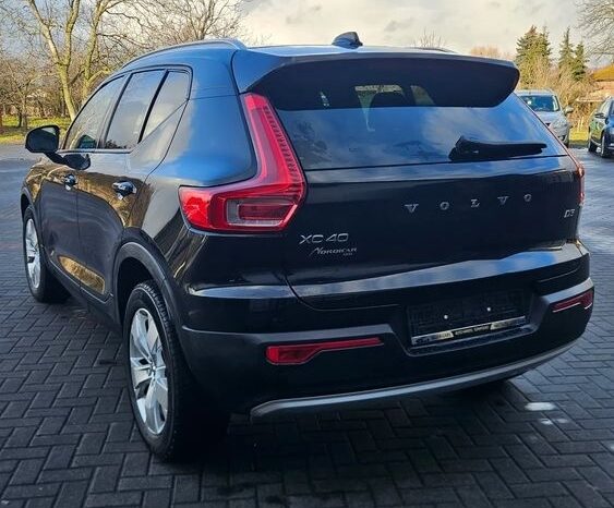 VOLVO XC 40 | FWD (przód) | Automatyczna | 150 KM | Czarny full