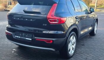 VOLVO XC 40 | FWD (przód) | Automatyczna | 150 KM | Czarny full