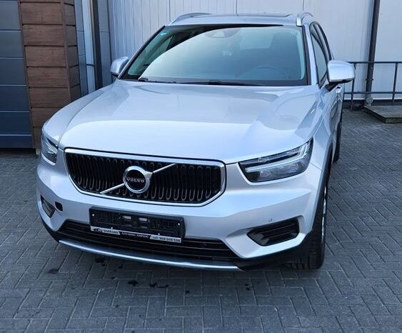 Volvo Xc 40 | Fwd (Przód) | Automatyczna | 149 Km | Srebrny