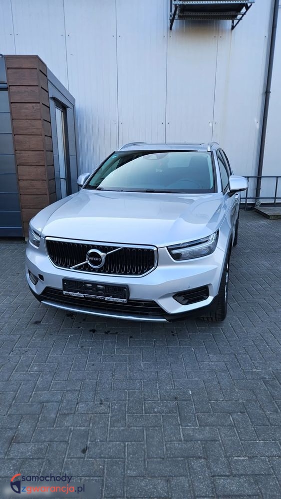 Volvo Xc 40 | Fwd (Przód) | Automatyczna | 149 Km | Srebrny