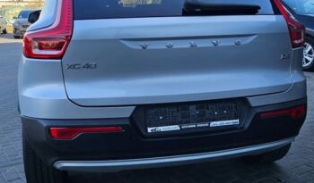 VOLVO XC 40 | FWD (przód) | Automatyczna | 149 KM | Srebrny full