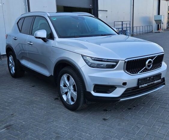 VOLVO XC 40 | FWD (przód) | Automatyczna | 149 KM | Srebrny full