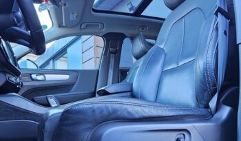 VOLVO XC 40 | FWD (przód) | Automatyczna | 149 KM | Srebrny full