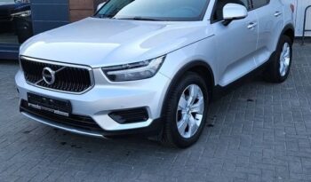 VOLVO XC 40 | FWD (przód) | Automatyczna | 149 KM | Srebrny full