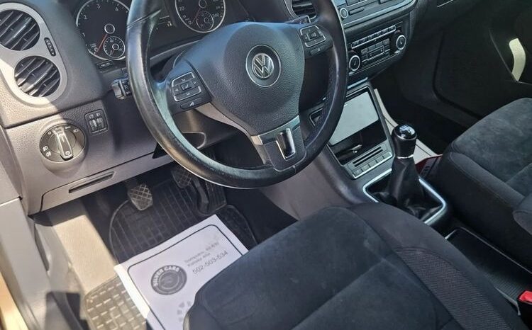 VOLKSWAGEN Tiguan  | FWD (przód) | Manualna | 110 KM | Złoty full