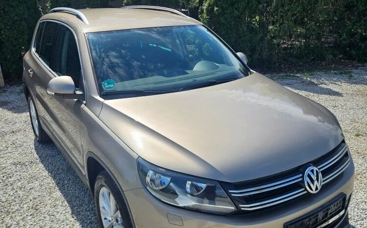 VOLKSWAGEN Tiguan  | FWD (przód) | Manualna | 110 KM | Złoty full