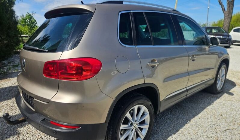 VOLKSWAGEN Tiguan  | FWD (przód) | Manualna | 110 KM | Złoty full