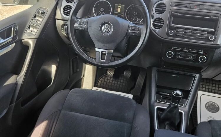 VOLKSWAGEN Tiguan  | FWD (przód) | Manualna | 110 KM | Złoty full
