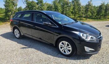 HYUNDAI i40  | FWD (przód) | Manualna | 135 KM | Czarny full