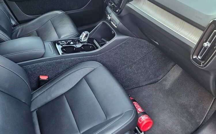 VOLVO XC 40 | FWD (przód) | Automatyczna | 149 KM | Czarny full