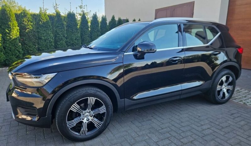VOLVO XC 40 | FWD (przód) | Automatyczna | 149 KM | Czarny full