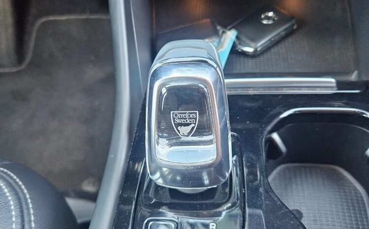 VOLVO XC 40 | FWD (przód) | Automatyczna | 149 KM | Czarny full