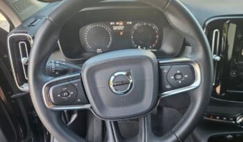VOLVO XC 40 | FWD (przód) | Automatyczna | 149 KM | Czarny full
