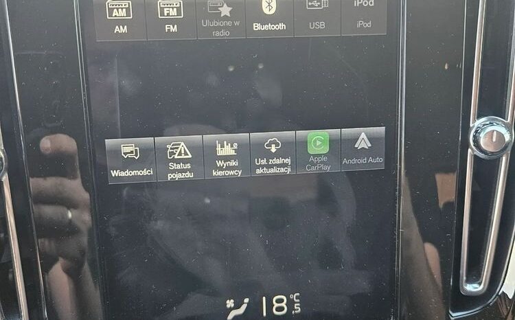 VOLVO XC 40 | FWD (przód) | Automatyczna | 149 KM | Czarny full