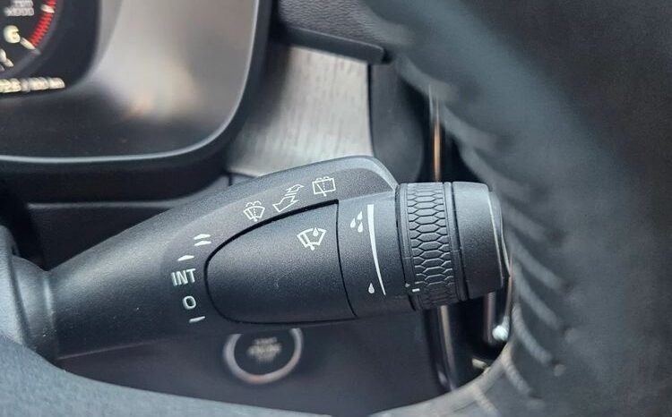 VOLVO XC 40 | FWD (przód) | Automatyczna | 149 KM | Czarny full