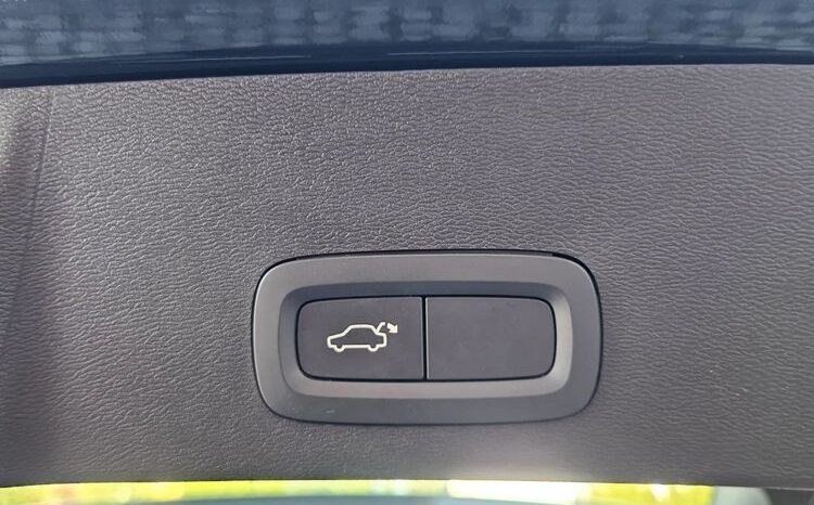 VOLVO XC 40 | FWD (przód) | Automatyczna | 149 KM | Czarny full