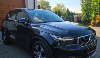 VOLVO XC 40 | FWD (przód) | Automatyczna | 149 KM | Czarny full