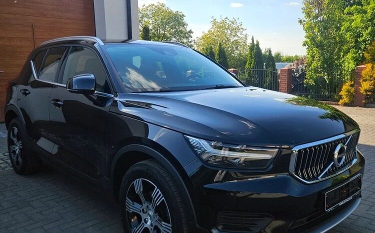 VOLVO XC 40 | FWD (przód) | Automatyczna | 149 KM | Czarny full