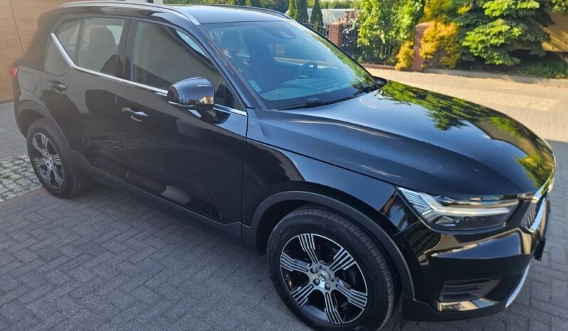 VOLVO XC 40 | FWD (przód) | Automatyczna | 149 KM | Czarny full