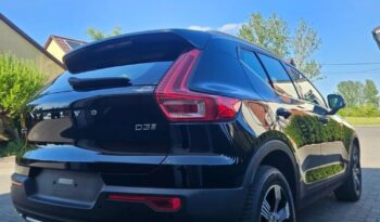 VOLVO XC 40 | FWD (przód) | Automatyczna | 149 KM | Czarny full