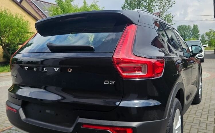 VOLVO XC 40 | FWD (przód) | Automatyczna | 149 KM | Czarny full