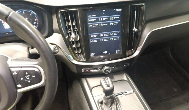 VOLVO V60  | FWD (przód) | Automatyczna | 150 KM | Szary full