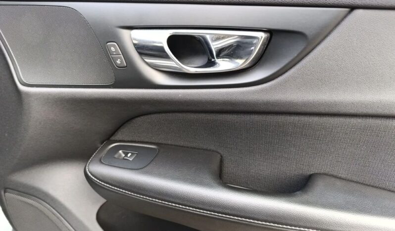VOLVO V60  | FWD (przód) | Automatyczna | 150 KM | Szary full
