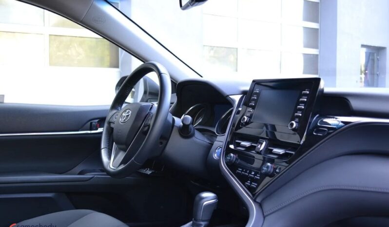 TOYOTA Camry | FWD (przód) | Automatyczna | 178 KM | Srebrny full