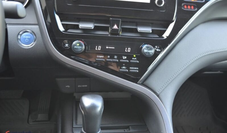 TOYOTA Camry | FWD (przód) | Automatyczna | 178 KM | Srebrny full
