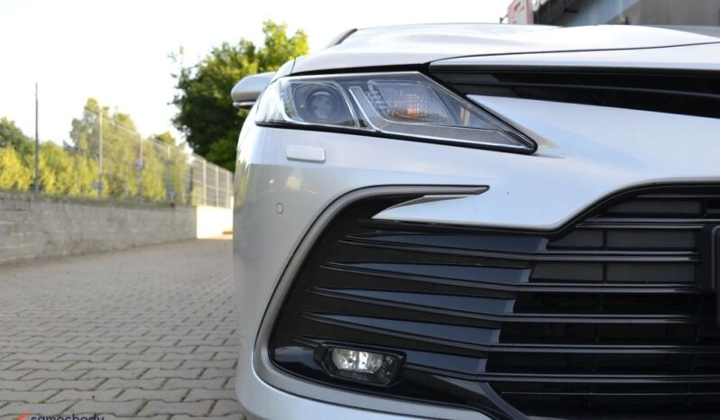TOYOTA Camry | FWD (przód) | Automatyczna | 178 KM | Srebrny full