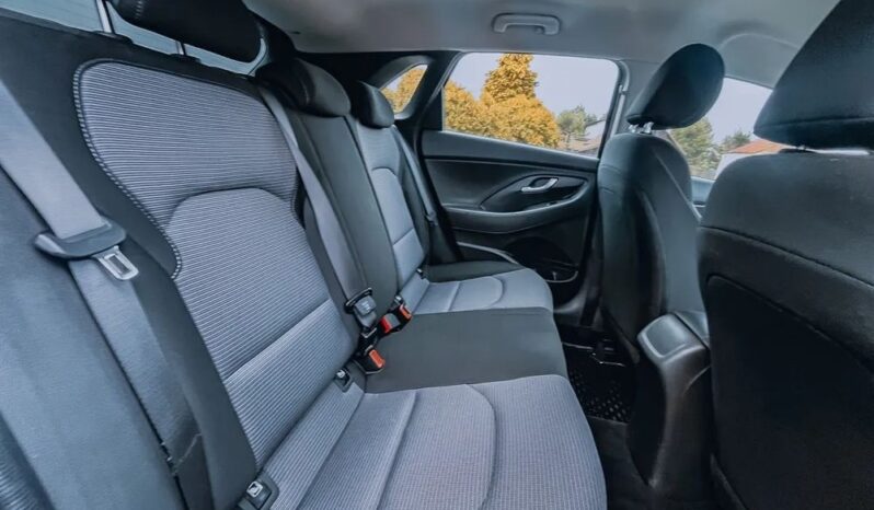 HYUNDAI I30  | FWD (przód) | Manualna | 110 KM | Srebrny full