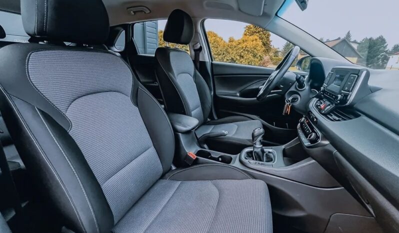 HYUNDAI I30  | FWD (przód) | Manualna | 110 KM | Srebrny full