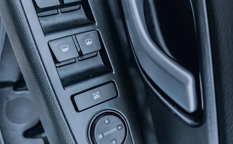 HYUNDAI I30  | FWD (przód) | Manualna | 110 KM | Srebrny full