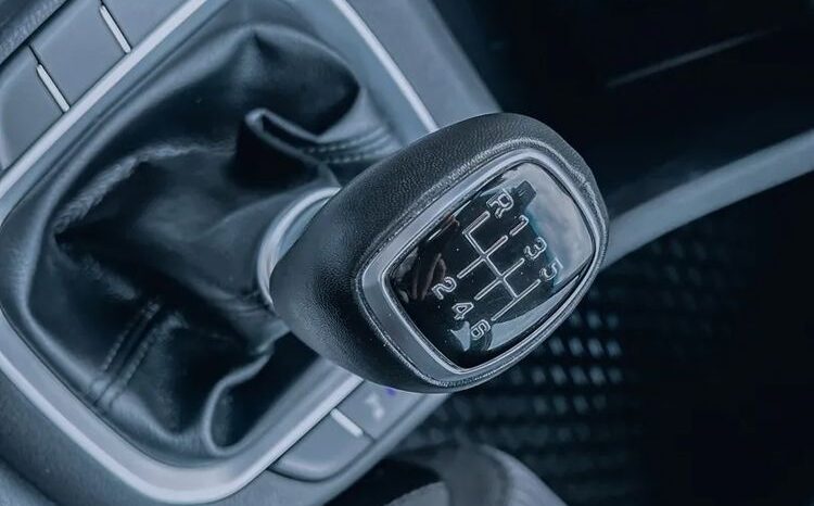 HYUNDAI I30  | FWD (przód) | Manualna | 110 KM | Srebrny full
