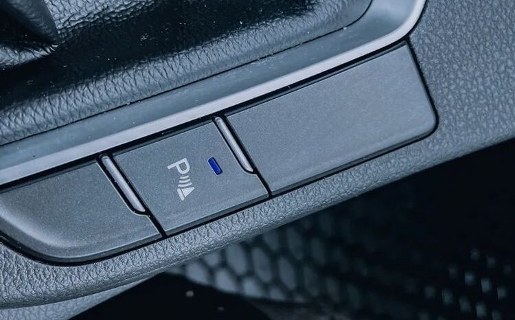 HYUNDAI I30  | FWD (przód) | Manualna | 110 KM | Srebrny full